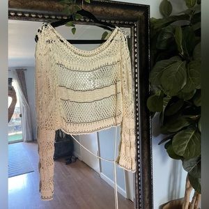 flook the label long sleeve crochet top - size L